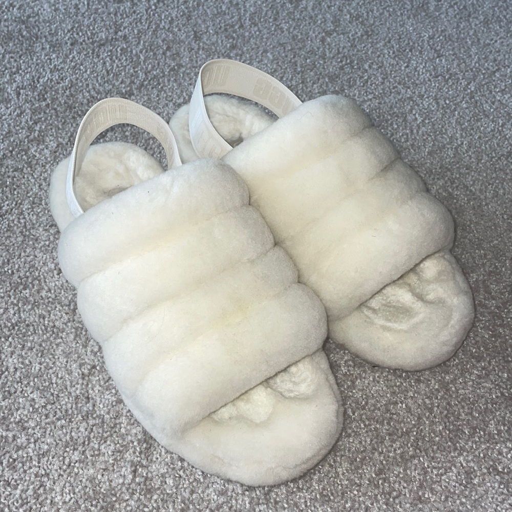 UGG — fluff yeah slide